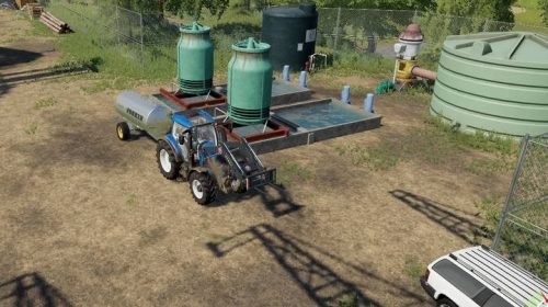 Farming Simulator 19'da su tankları görülüyor