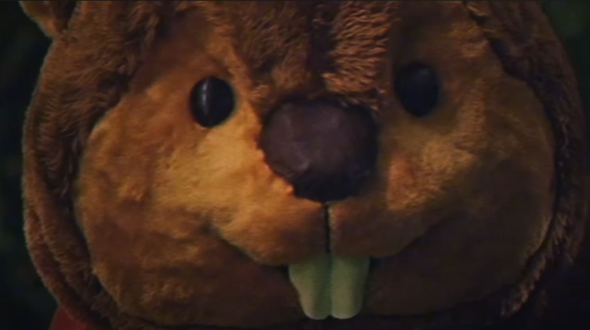 Here are a few options for translating "The Beast Just Dropped Its Strangest Trailer Yet" into Turkish, with slight nuances:
Most direct and common:  Canavar şimdiye kadarki en garip fragmanını yayınladı. (The beast released its strangest trailer yet.)  Slightly more informal/colloquial:  Canavar en tuhaf fragmanını ortaya çıkardı. (The beast revealed its weirdest trailer.)
Canavar bugüne kadarki en acayip fragmanını paylaştı. (The beast shared its most peculiar trailer to date.)  Emphasizing "dropped" as in "released suddenly":  Canavar yeni ve en tuhaf fragmanını duyurdu. (The beast announced its new and weirdest trailer.)  Which one to choose depends on the specific context and the desired tone. The first option is generally the safest and most widely understood.